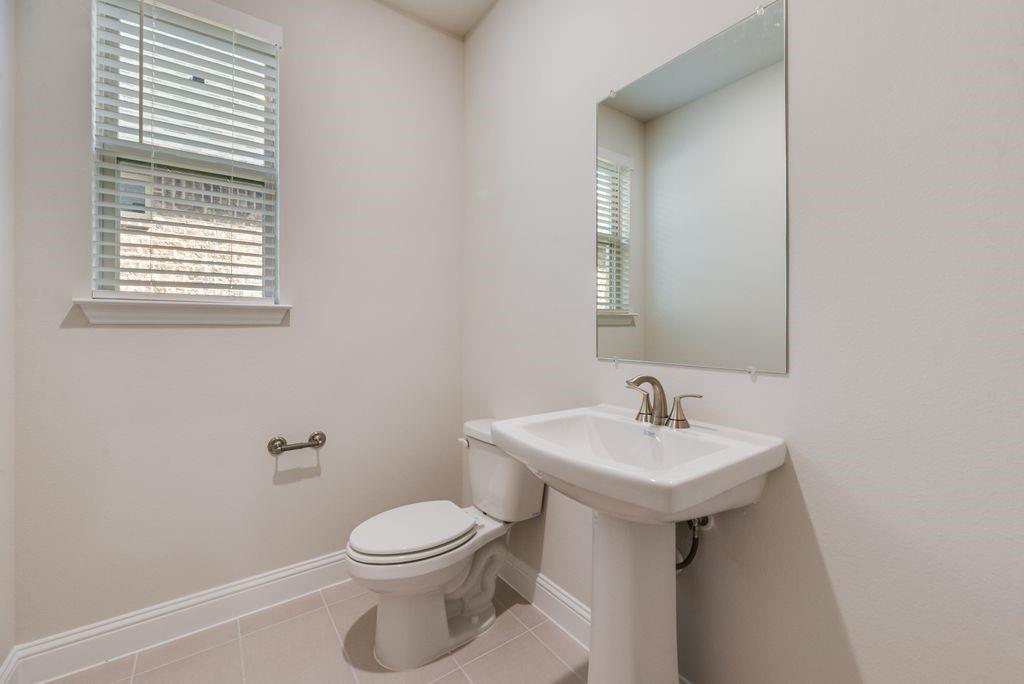 1050 Birdie Street Property Photo 18