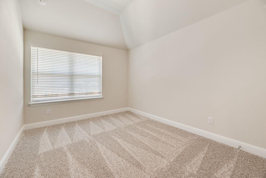 1050 Birdie Street Property Photo 29