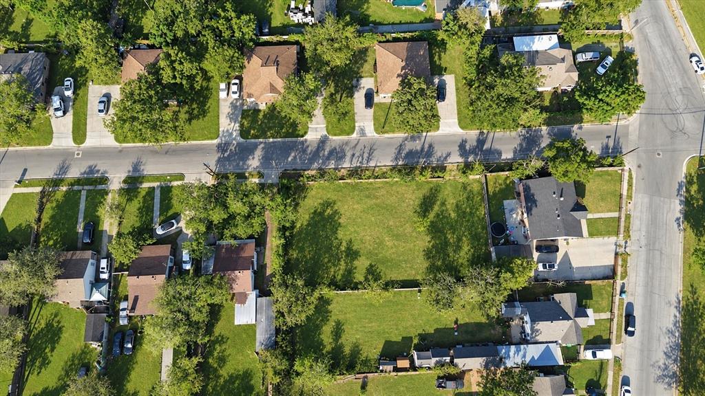 825 House Street Property Photo 2