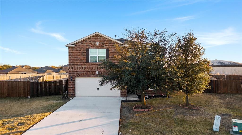 2112 Foxglove Court Property Photo 1
