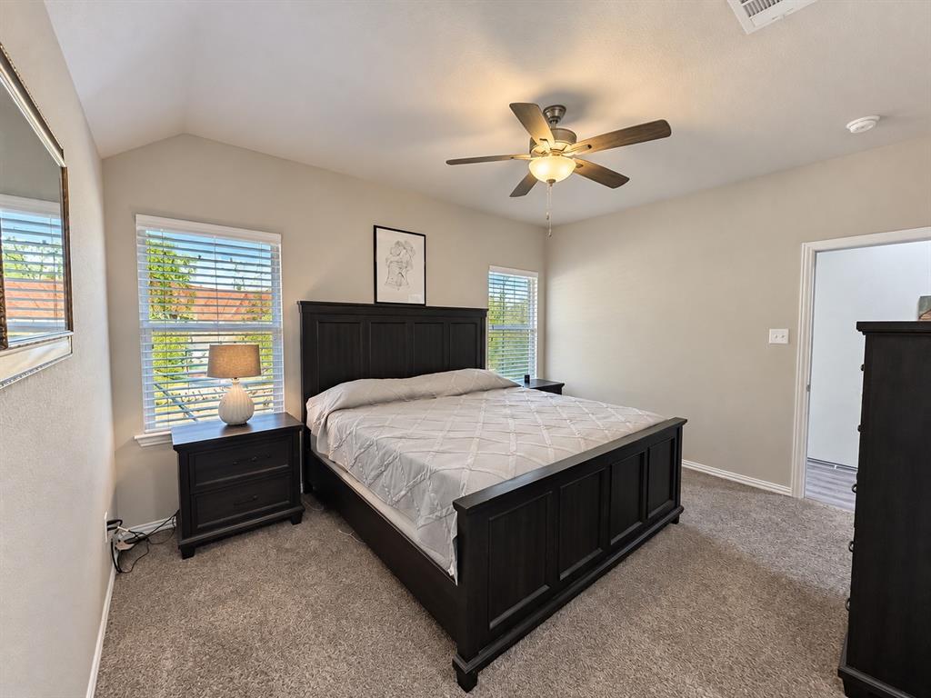 100 Elm Street Property Photo 13