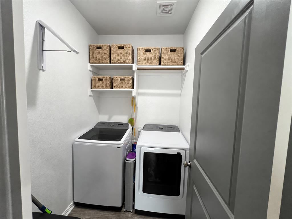 100 Elm Street Property Photo 16