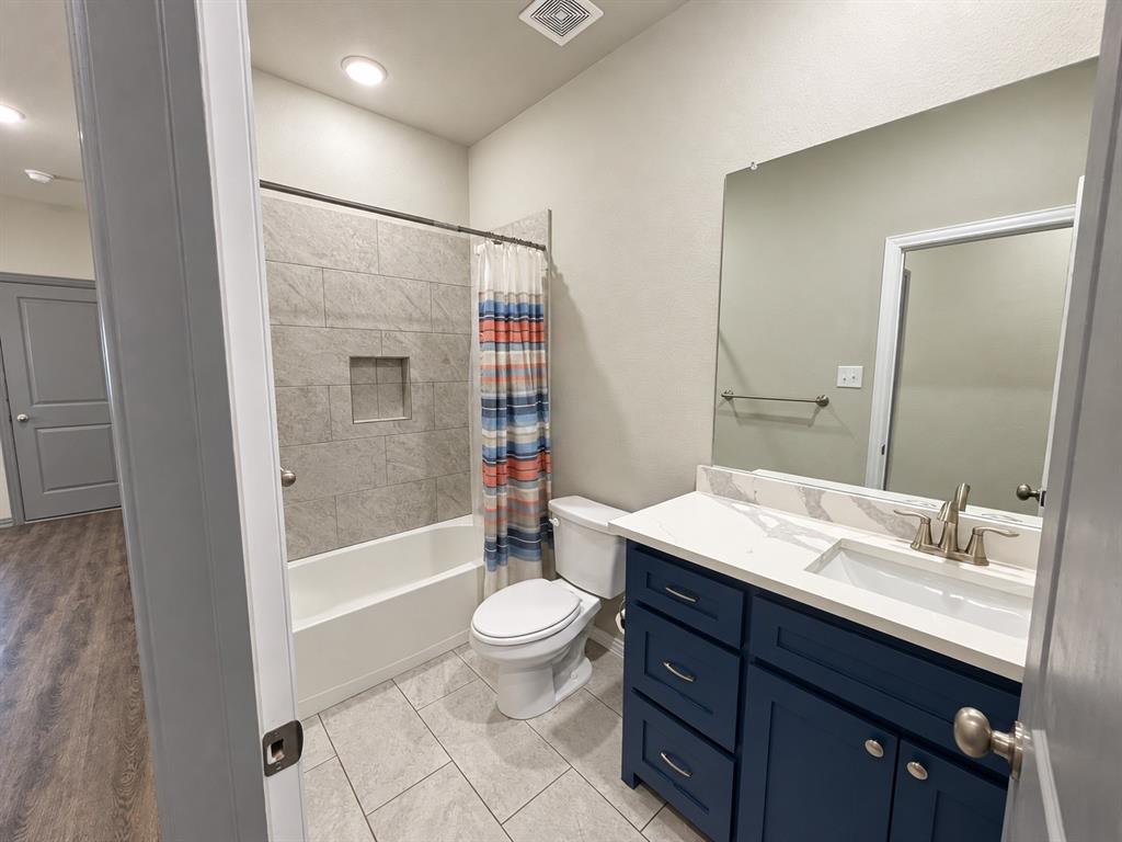100 Elm Street Property Photo 18