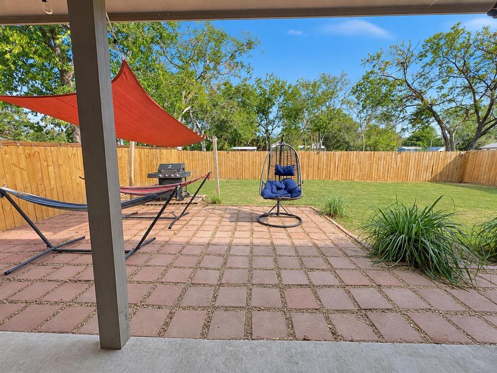 100 Elm Street Property Photo 21
