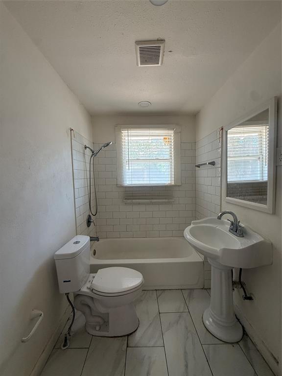 2925 Lenway Street Property Photo 8