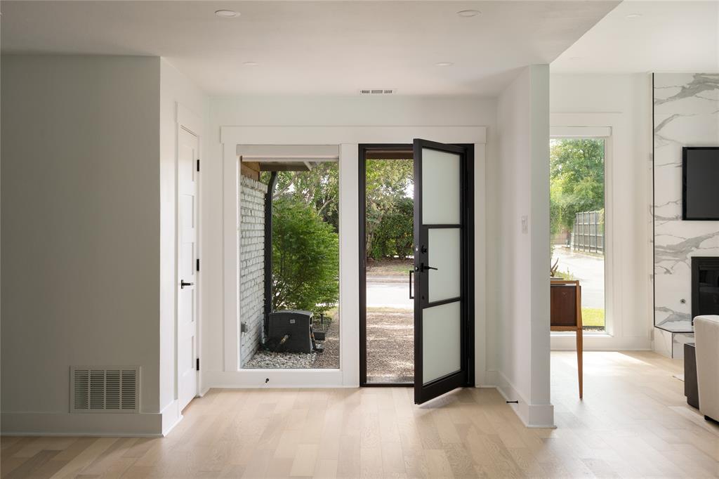 16106 Shadybank Drive Property Photo 3