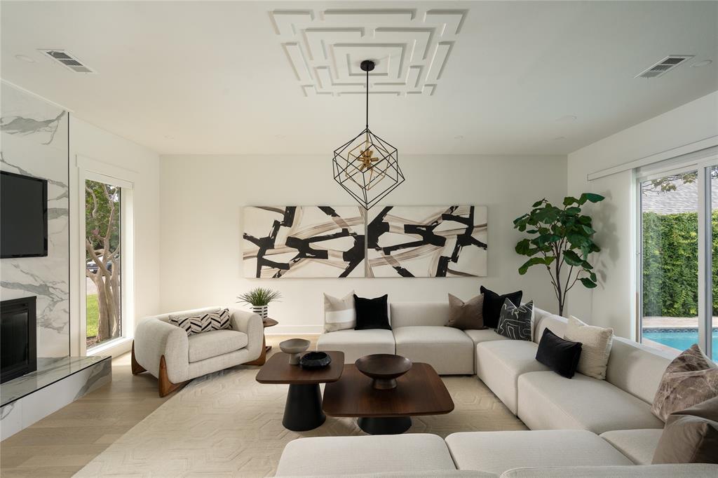 16106 Shadybank Drive Property Photo 4