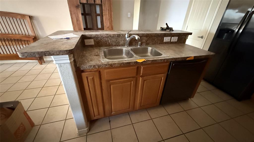 8409 Laughing Waters Trail Property Photo 11