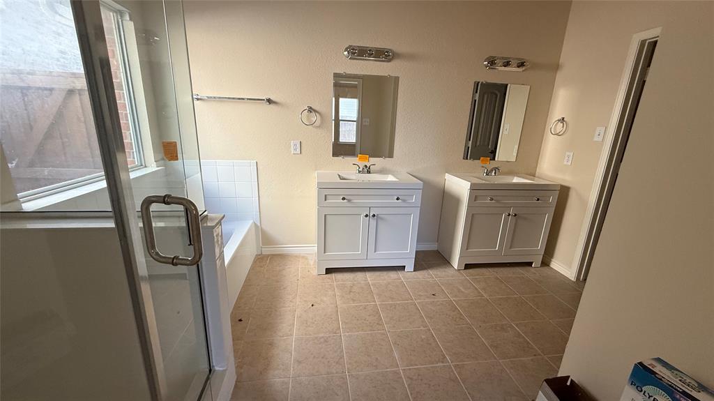 8409 Laughing Waters Trail Property Photo 14