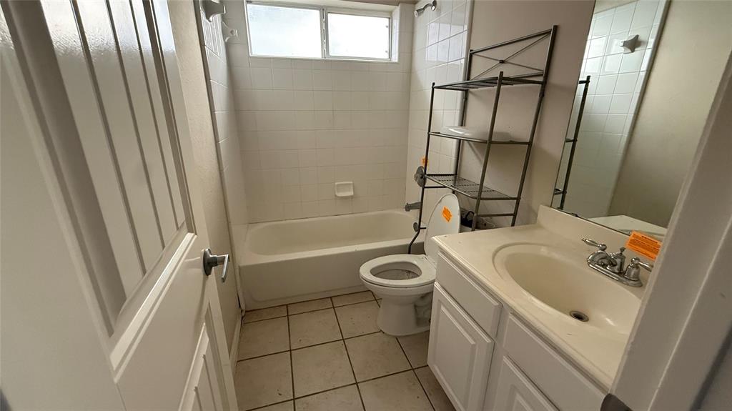8409 Laughing Waters Trail Property Photo 18