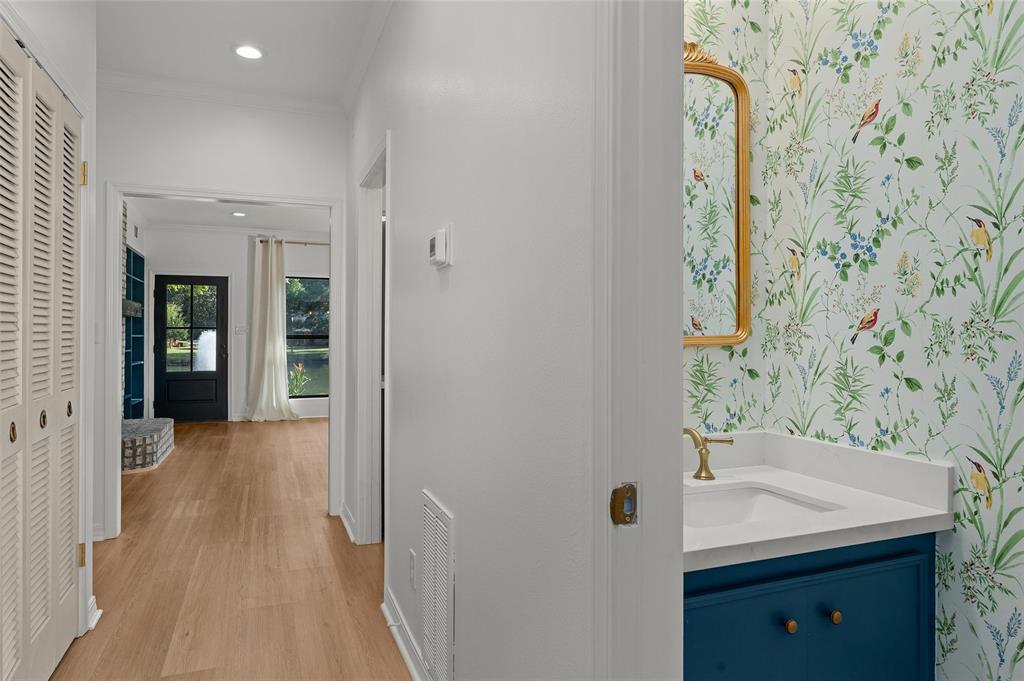 300 Pierremont Road 23 Property Photo 11