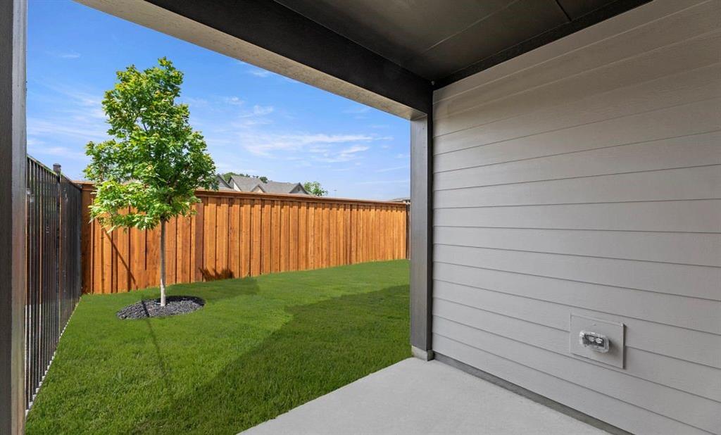2501 Lost Maples Lane Property Photo 2