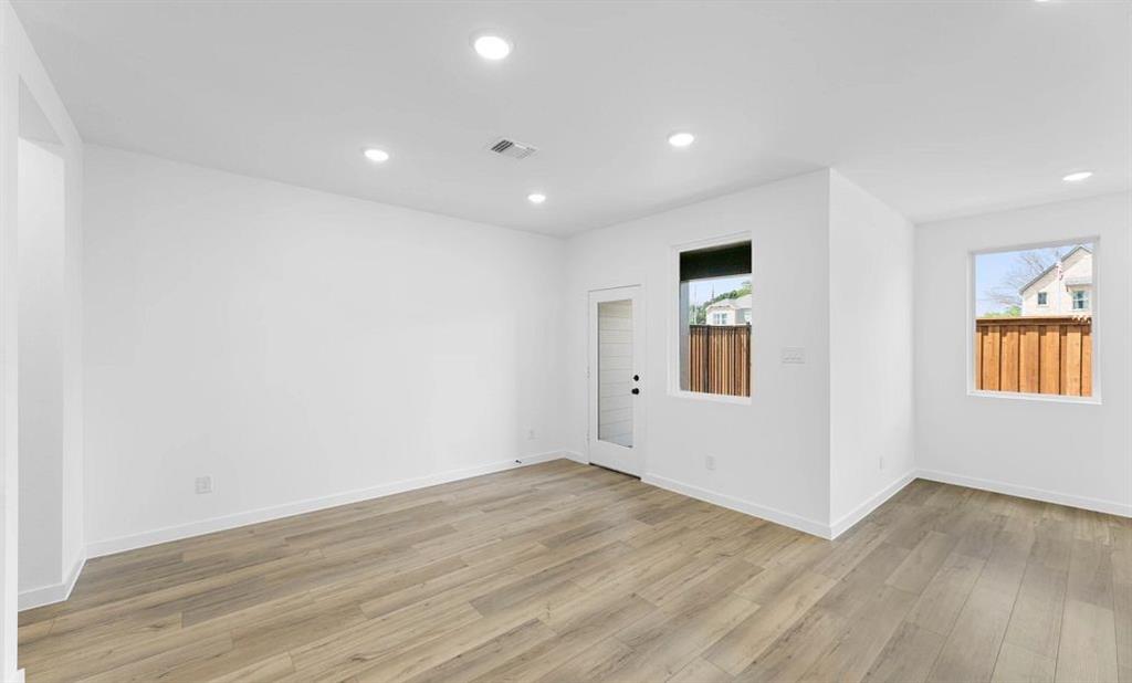 2501 Lost Maples Lane Property Photo 12