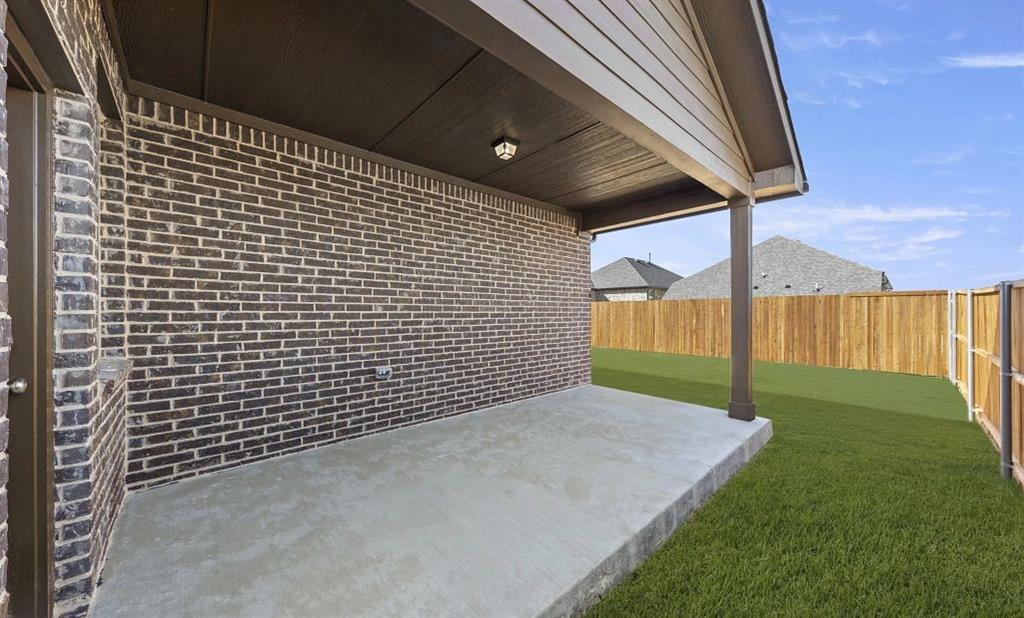 3648 Castle Drive Property Photo 2