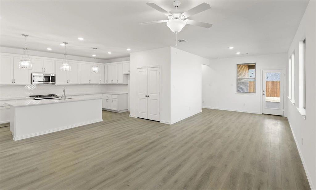 3648 Castle Drive Property Photo 5
