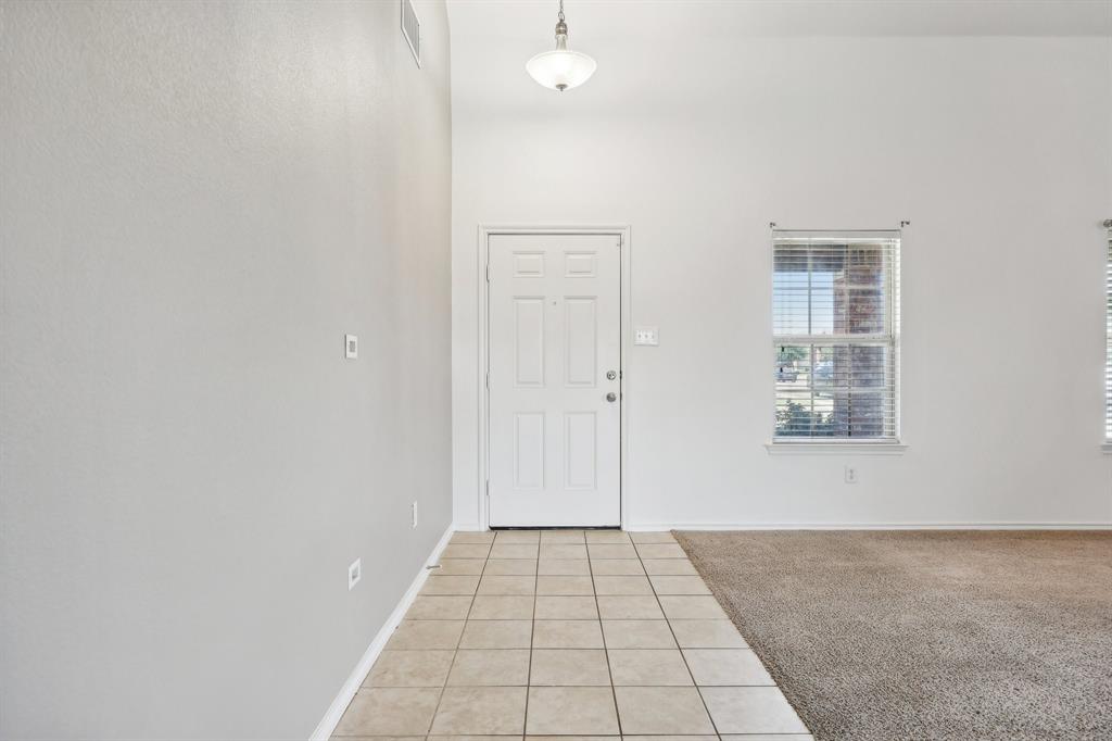 1180 Wentworth Way Property Photo 5