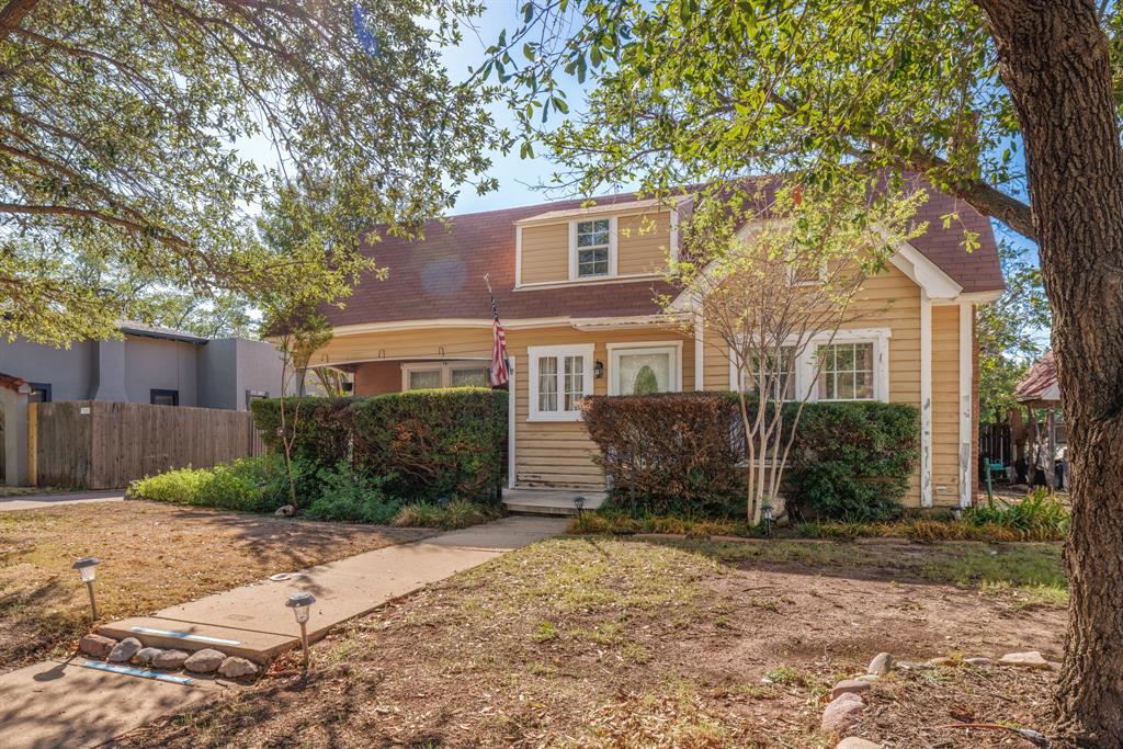 1018 Grand Avenue Property Photo 1