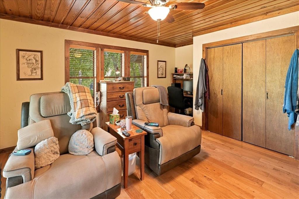 1135 County Road 2332 Property Photo 23