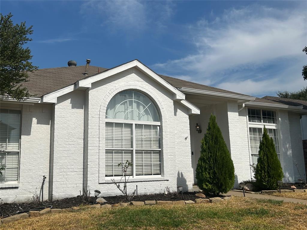 2722 Kingsbury Drive Property Photo 1