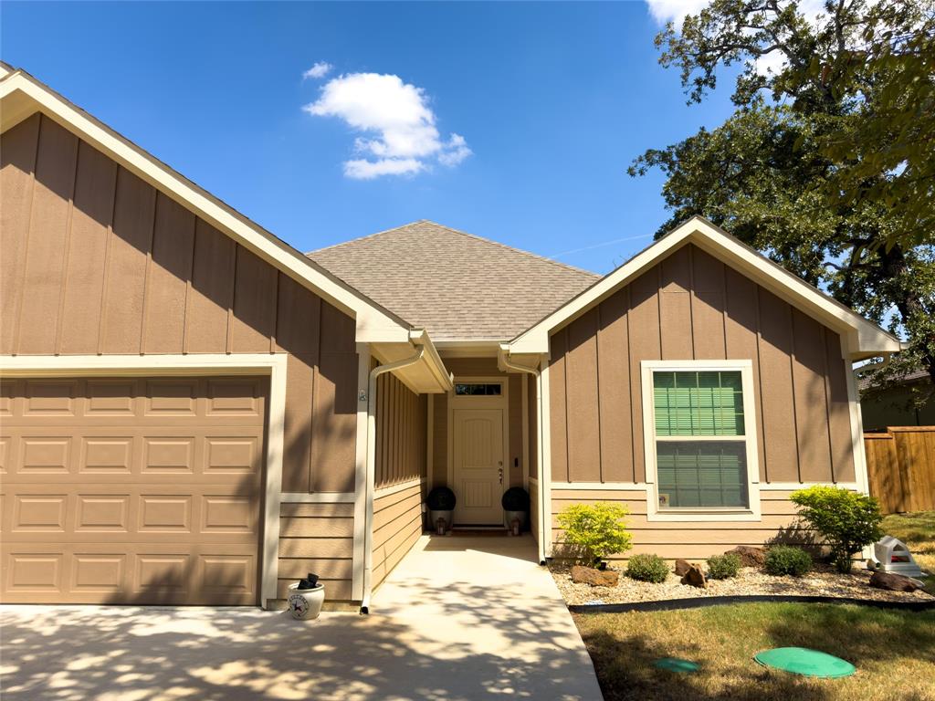 214 Colt Drive Property Photo 3