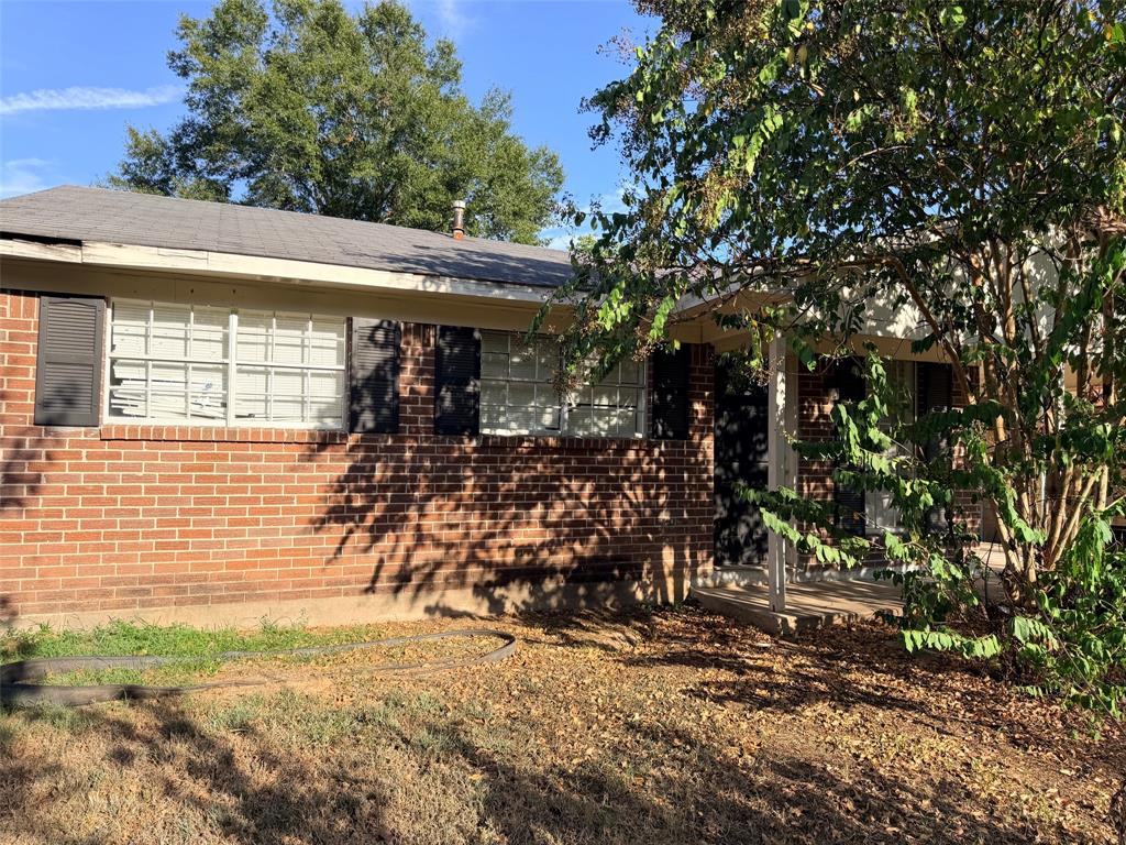 2055 Linear Street Property Photo 1