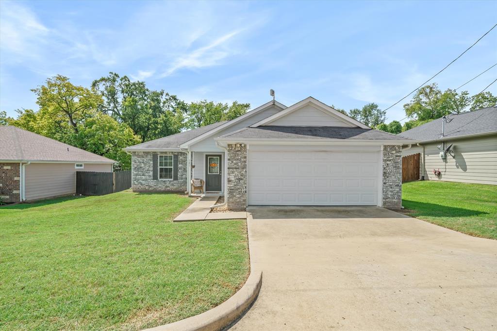 541 Foster Property Photo 1