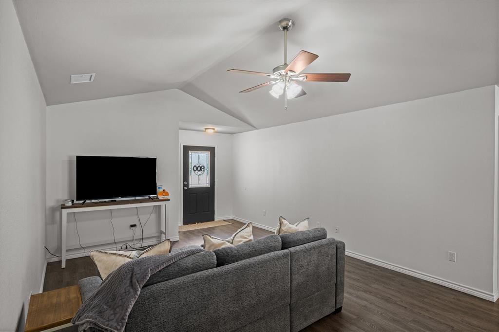 541 Foster Property Photo 11