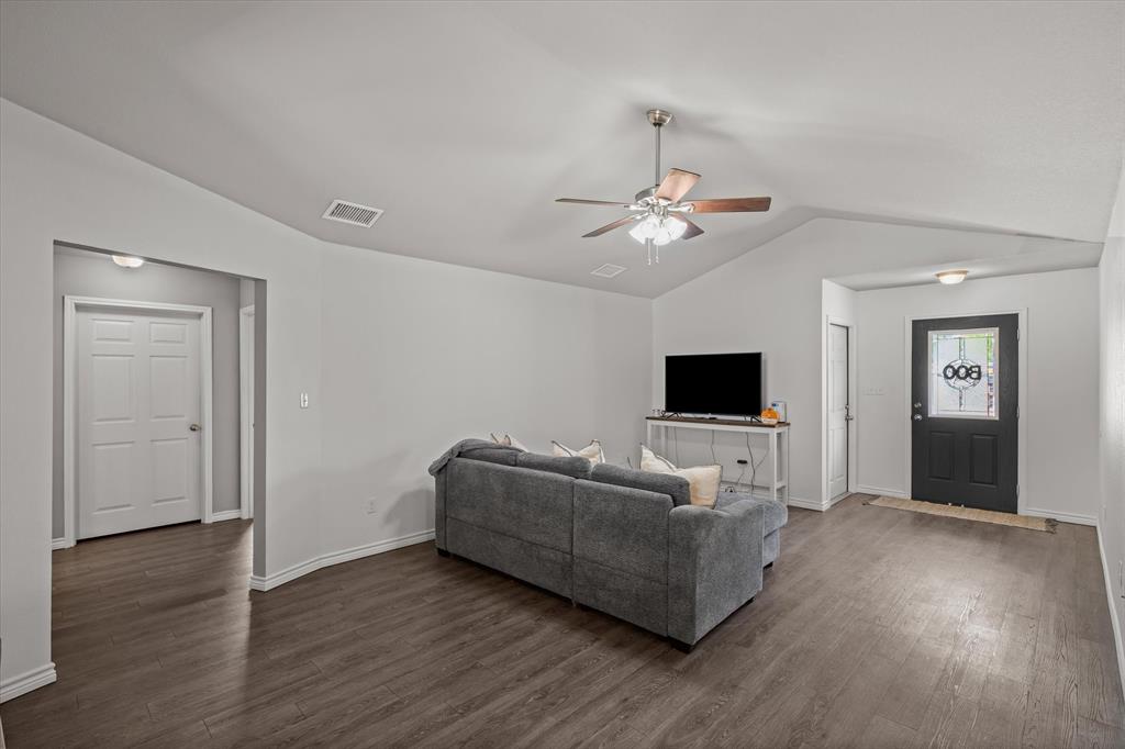 541 Foster Property Photo 12