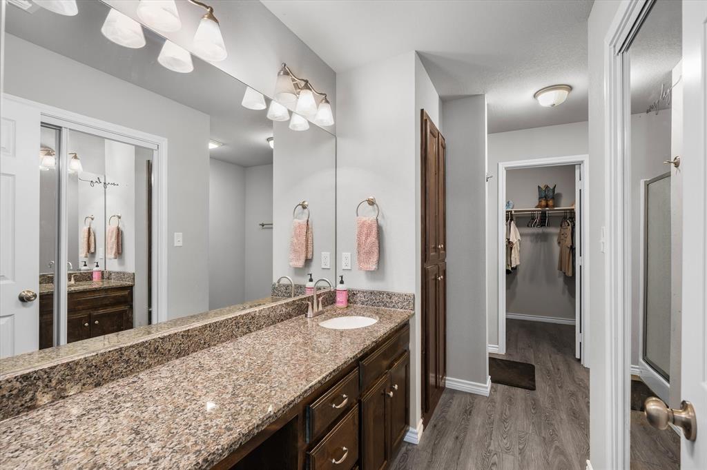 541 Foster Property Photo 14
