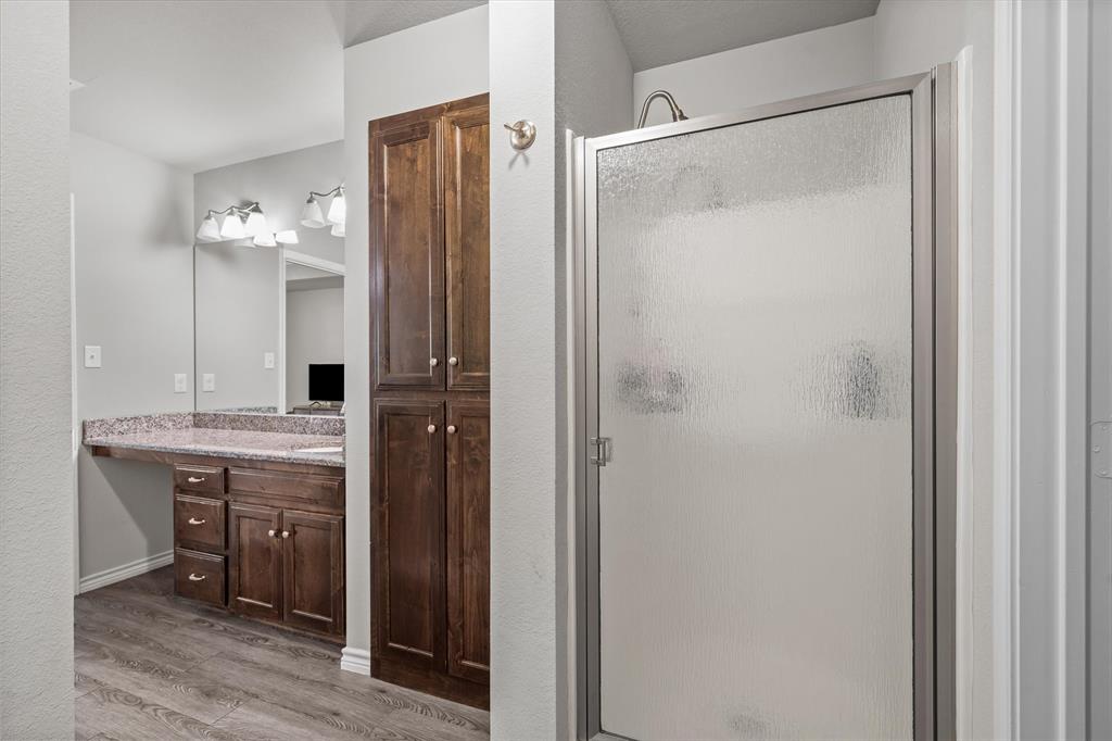 541 Foster Property Photo 15