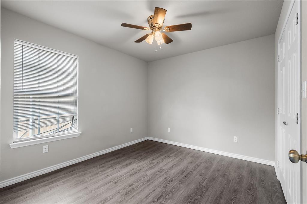 541 Foster Property Photo 17