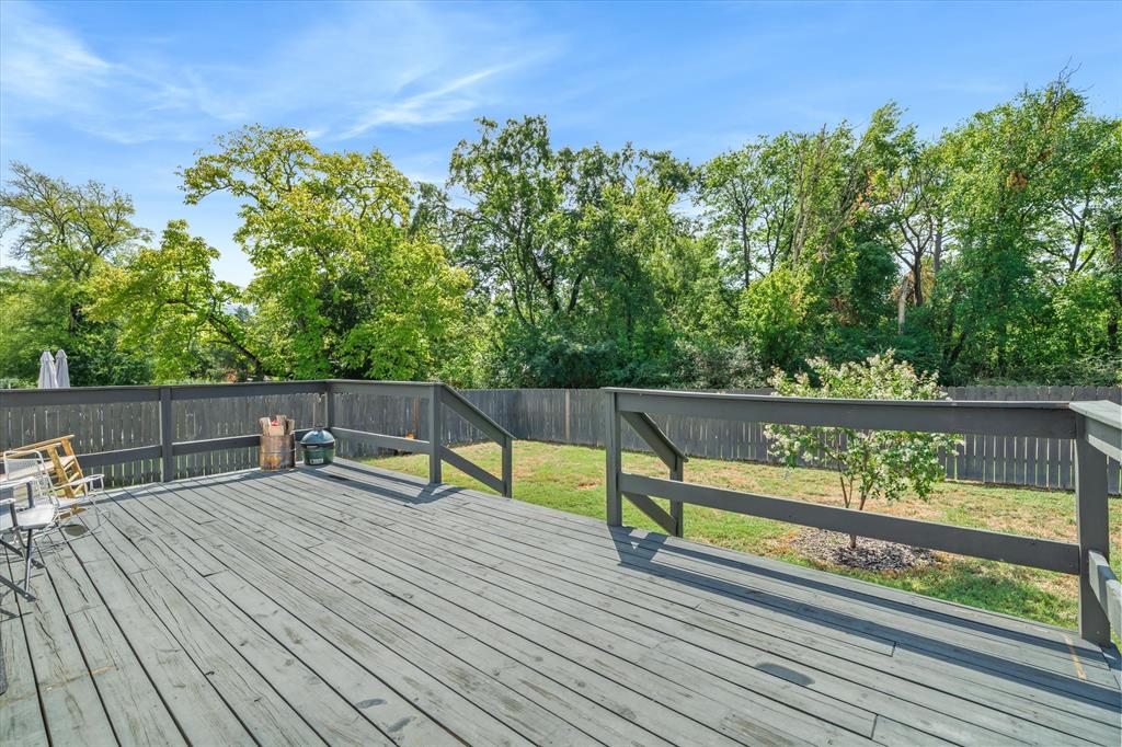 541 Foster Property Photo 20