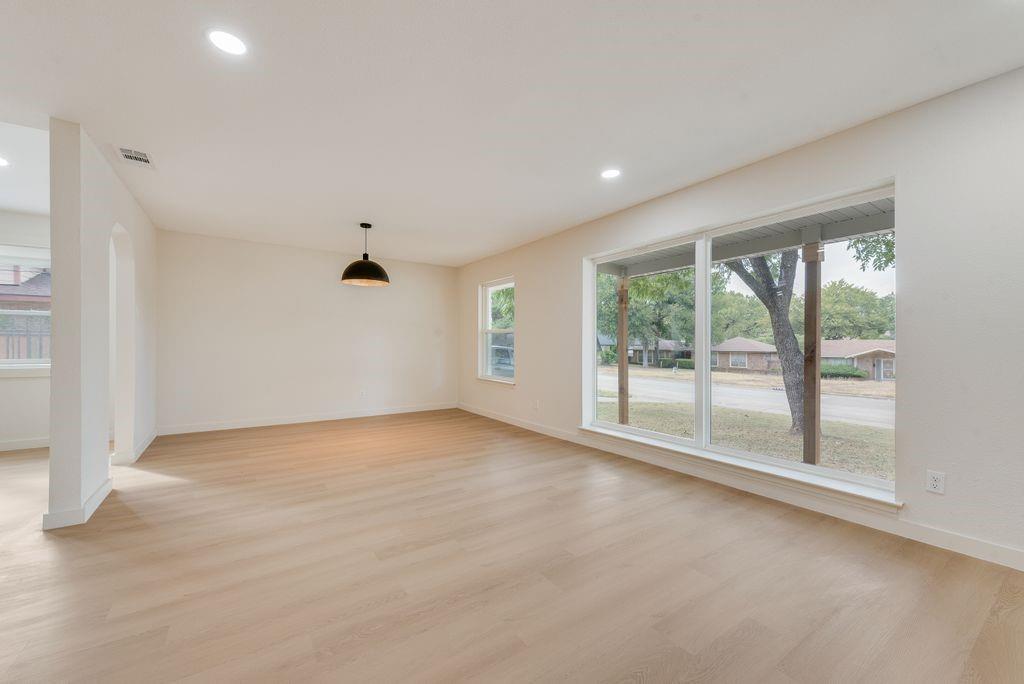 804 Brook Valley Lane Property Photo 6