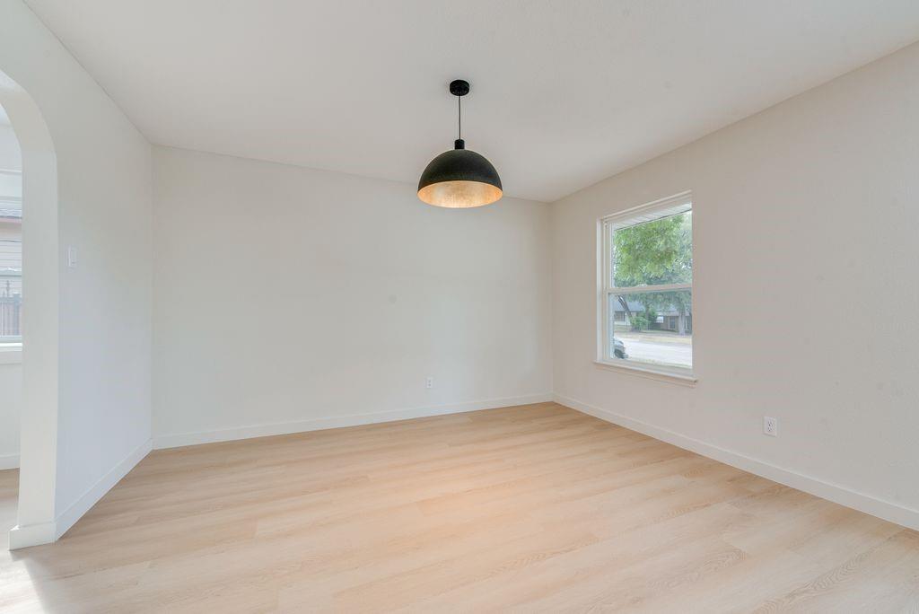 804 Brook Valley Lane Property Photo 8