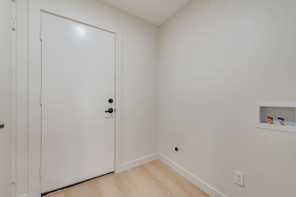 804 Brook Valley Lane Property Photo 13