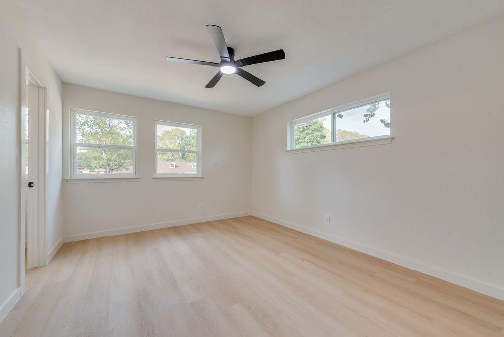 804 Brook Valley Lane Property Photo 17