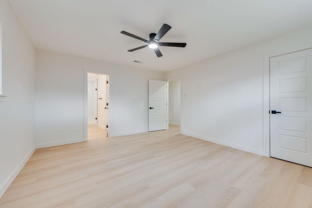 804 Brook Valley Lane Property Photo 19