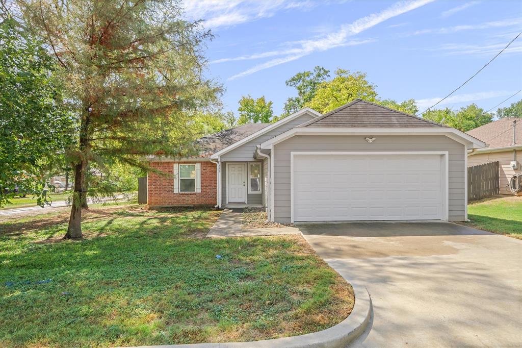 555 Foster Property Photo 1