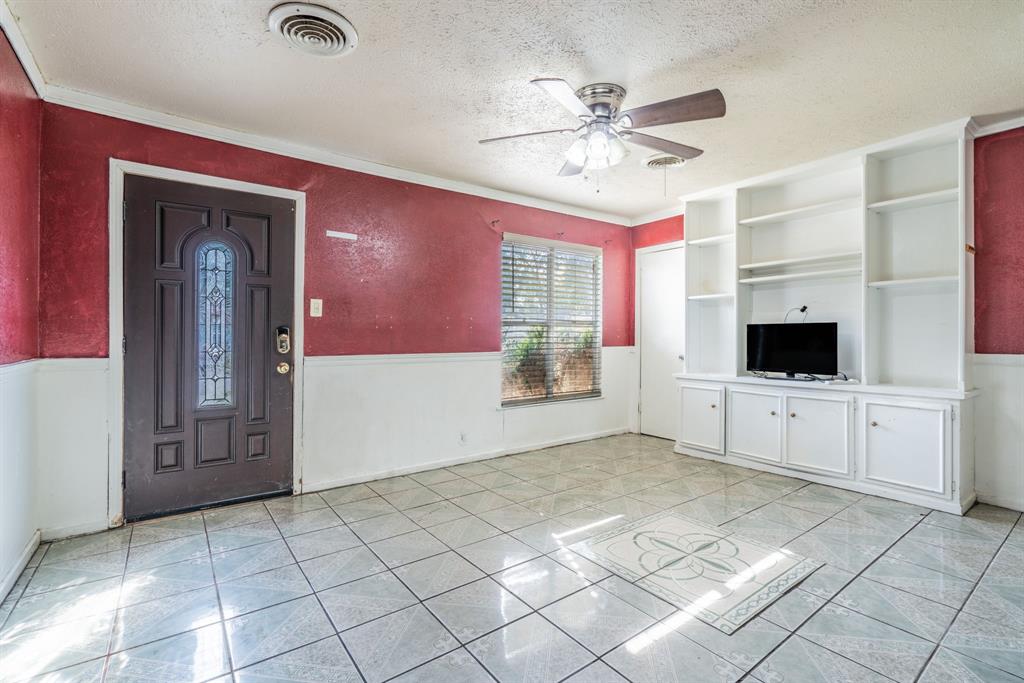 934 Indian Hills Drive Property Photo 2