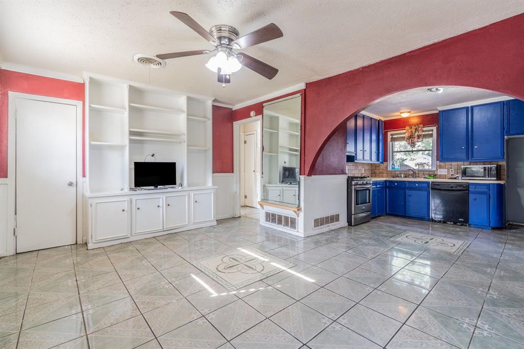 934 Indian Hills Drive Property Photo 3