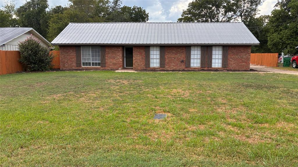 429 Davis Street Property Photo 1