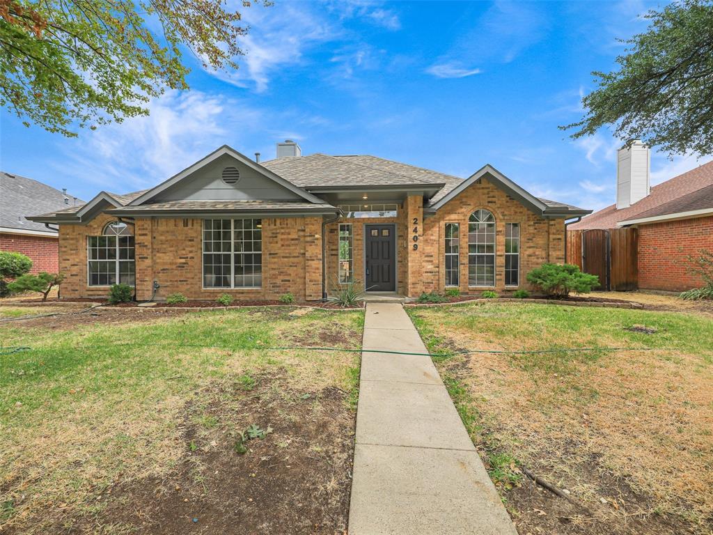 2409 Hedgeway Circle Property Photo 1