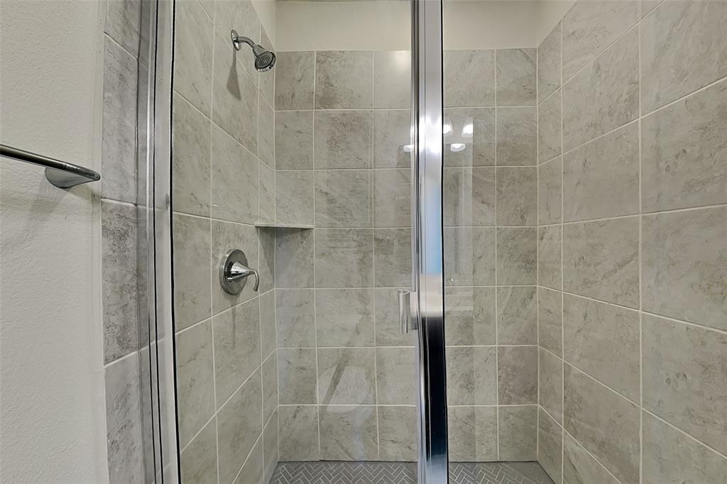 2727 Flowering Peach Lane Property Photo 14