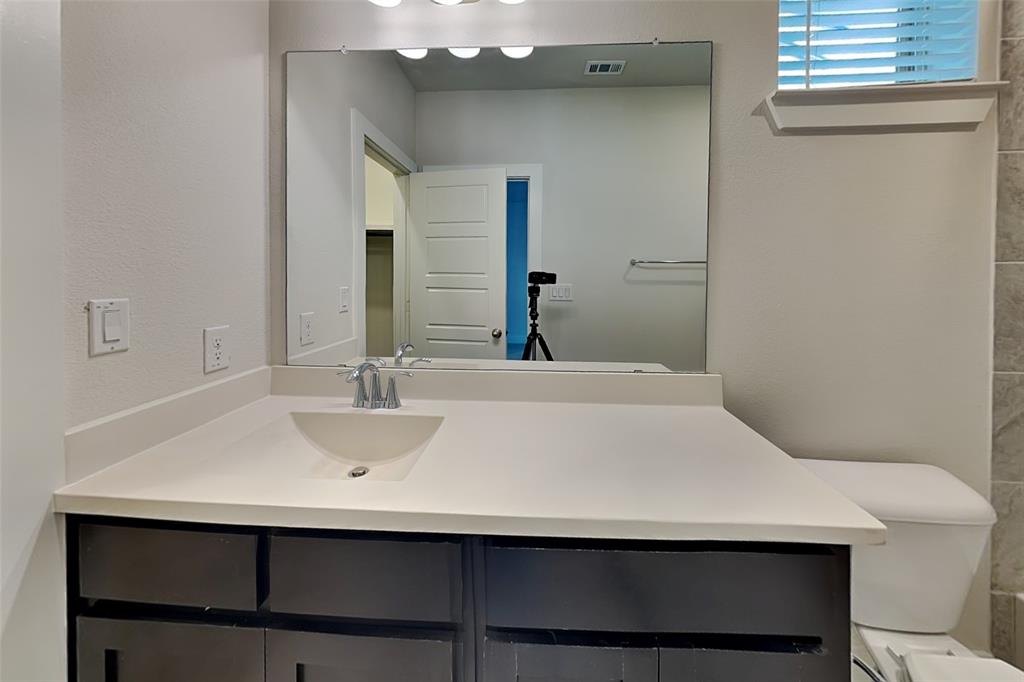 2727 Flowering Peach Lane Property Photo 18