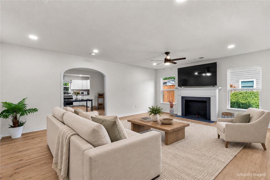 1402 N Brents Avenue Property Photo 1