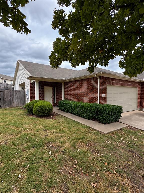 1225 Grand Central Parkway Property Photo 1