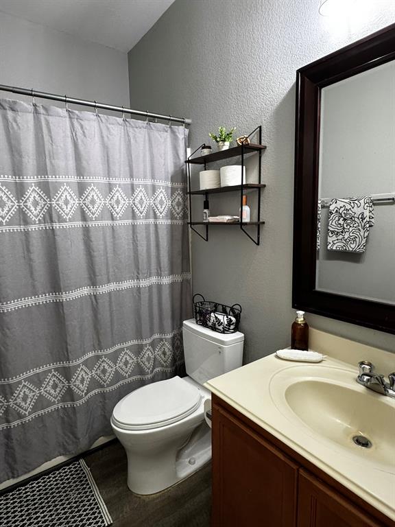 1225 Grand Central Parkway Property Photo 8