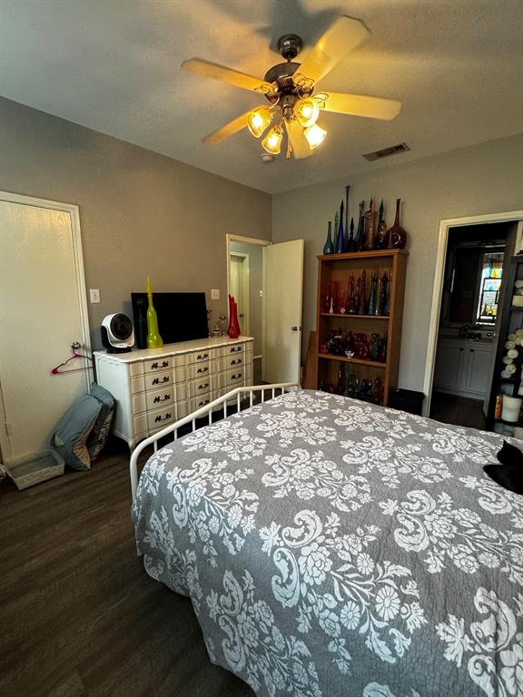 1225 Grand Central Parkway Property Photo 13
