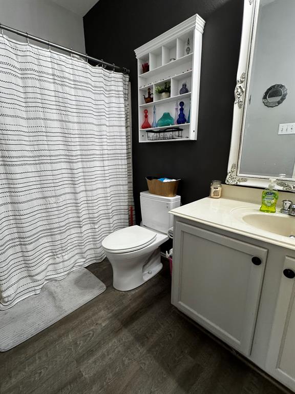 1225 Grand Central Parkway Property Photo 14
