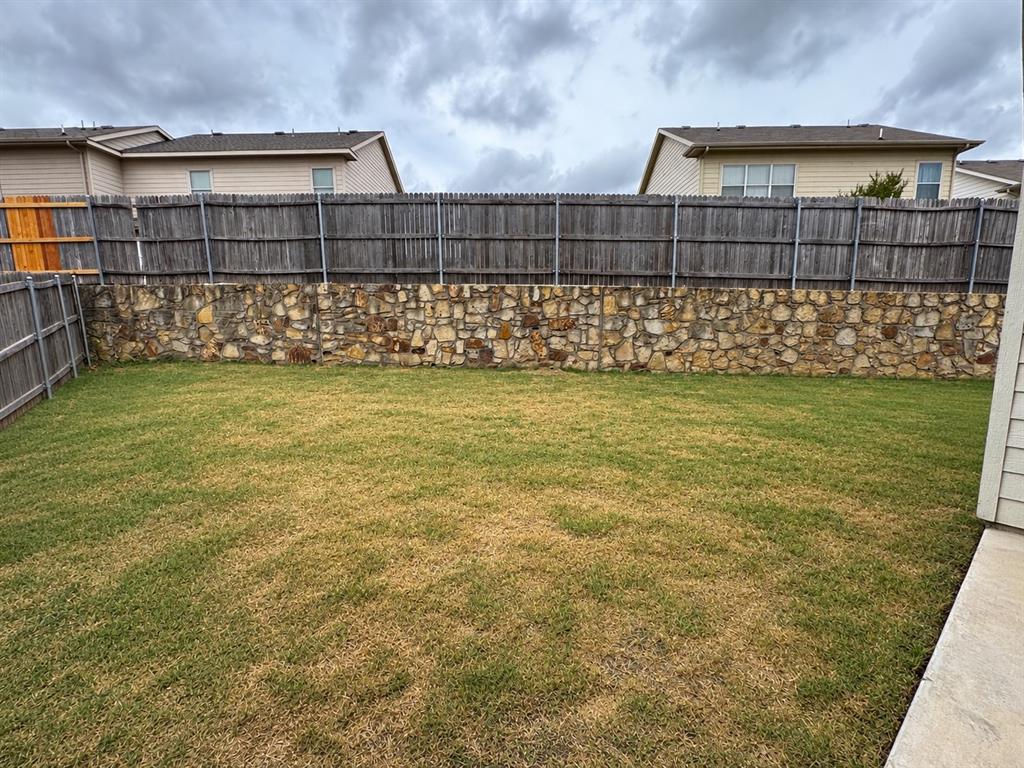 1225 Grand Central Parkway Property Photo 15